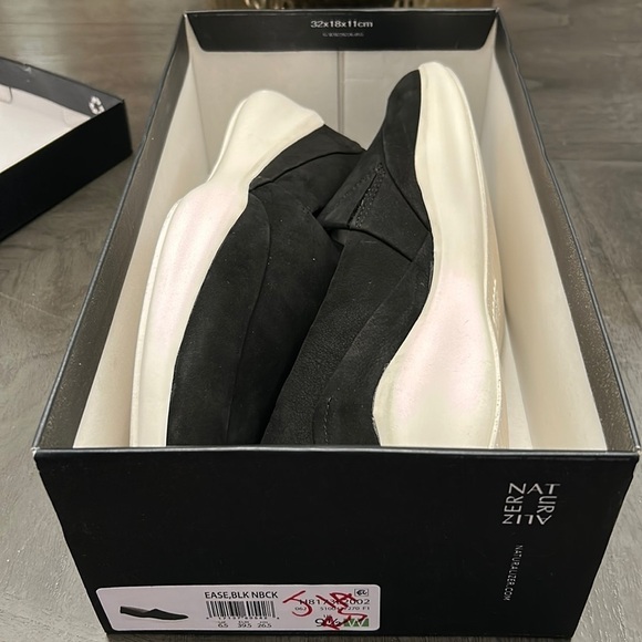 Naturalizer Slip-On Leather Sneakers - Ease NBCK (WIDE) - Picture 2 of 11